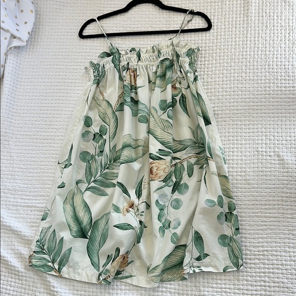 H&M Dresses & Skirts - H&M Leaf Print A-Line Skirt - Green and Cream